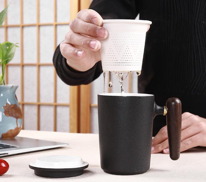 Ceramic mug with lid filter tea cup wooden handle
