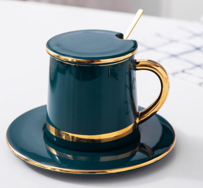 The shape of a ceramic coffee mug affects the taste of coffee