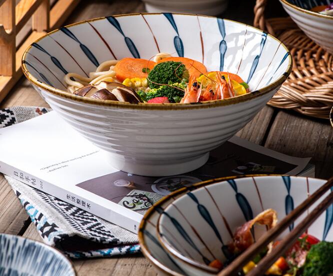 Retro Japanese style and wind ceramic bowl with bamboo hat and ramen bowl