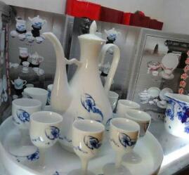 Ceramic hand painted wine set customized wholesale